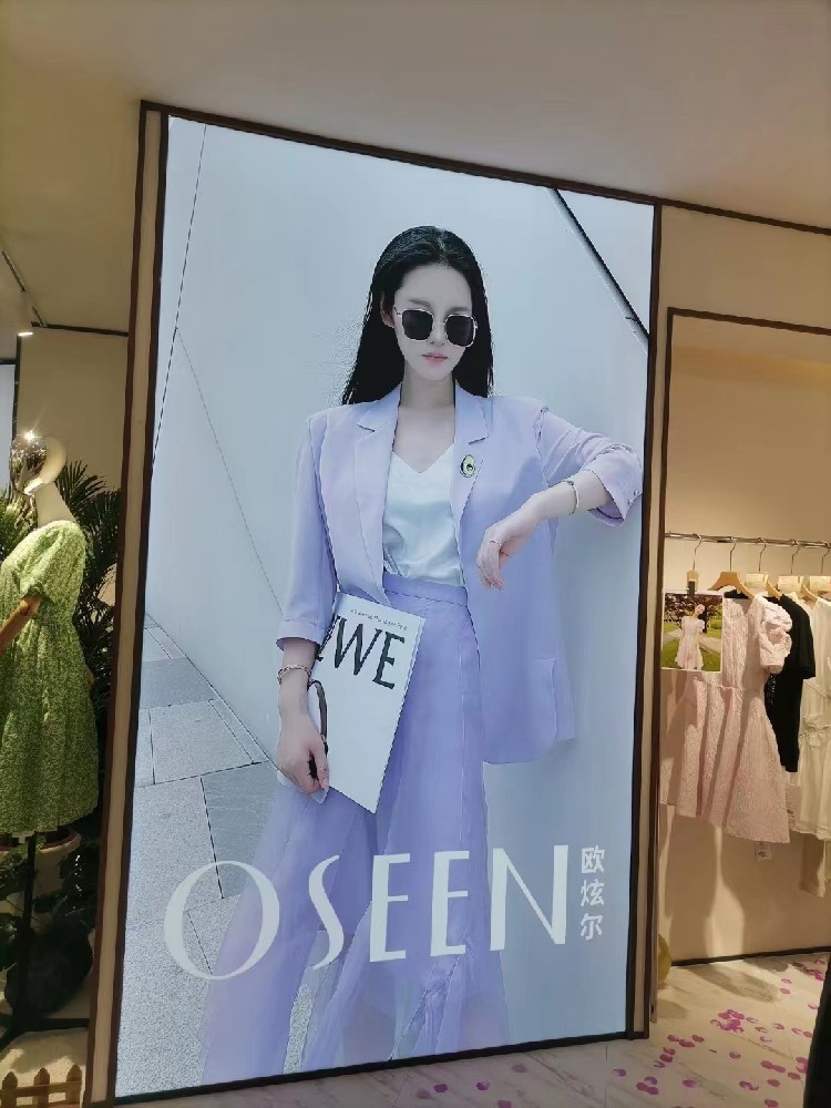 歐炫爾燈箱畫面及PVC字